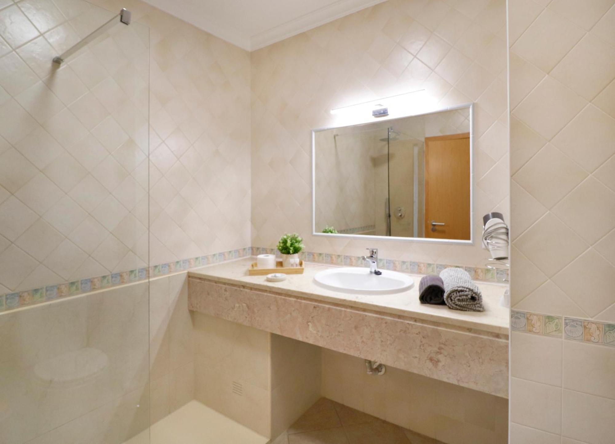 Baleeira Sol Apartment *