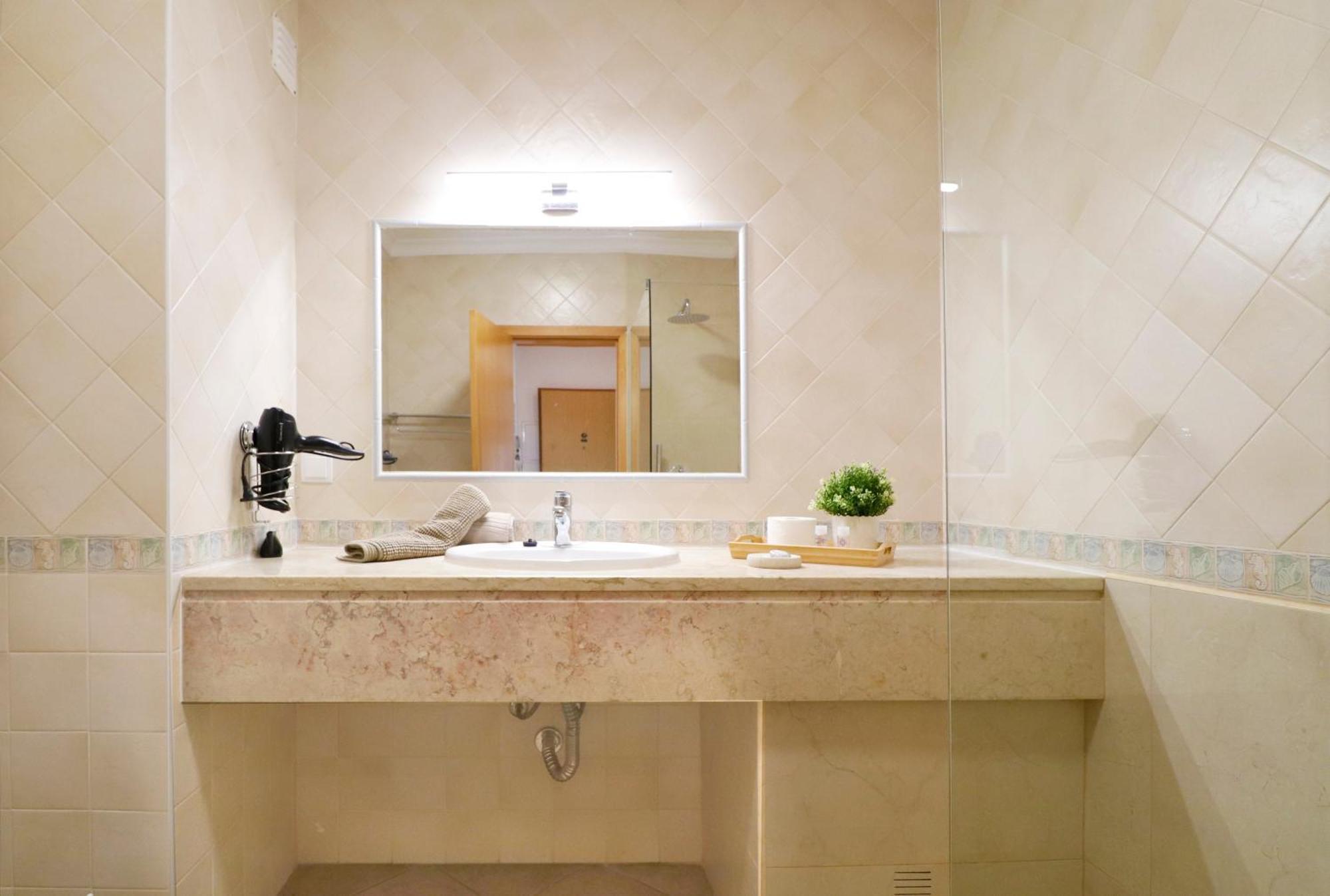 Baleeira Sol Apartment